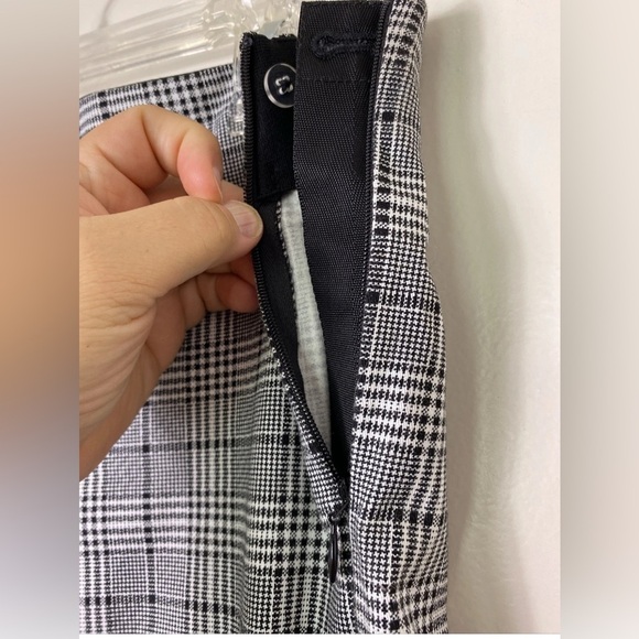 🆕 Old Navy Black White Plaid Skinny Leg  Stretch Waist Side Zip Pants  Size 18 - Picture 3 of 8